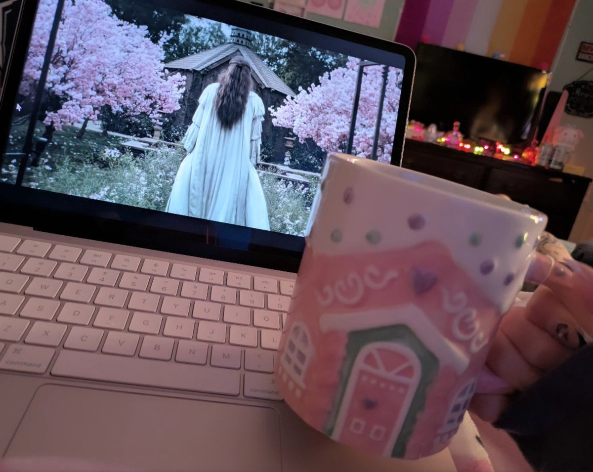 tinyroses00's tweet photo. been drinking sm tea though &amp; watching the new lizzie borden show https://t.co/C1ew63OtIR
