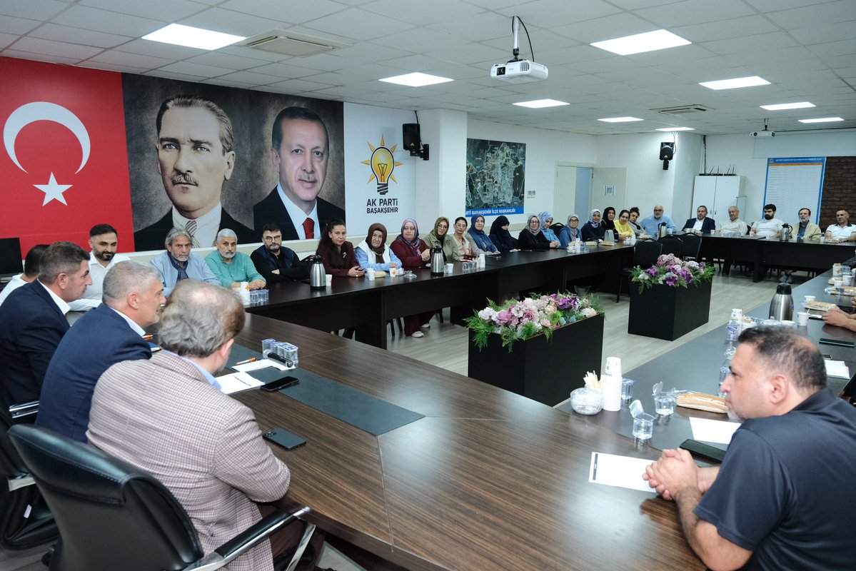 abalin's tweet photo. Başak, Başakşehir ve Ziya Gökalp Mahallelerimizdeki site teşkilatlarımızla İlçe Başkanlığımızda bir araya gelerek istişare ve değerlendirme toplantımızı gerçekleştirdik.
Sahadaki çalışmalarımızı, teşkilatımızın hedeflerini ve mahallelerimizdeki ihtiyaçları değerlendirdik.

Birlikte çalışıyor, birlikte güçleniyor, #Başakşehir için hep daha ileriye yürüyoruz.