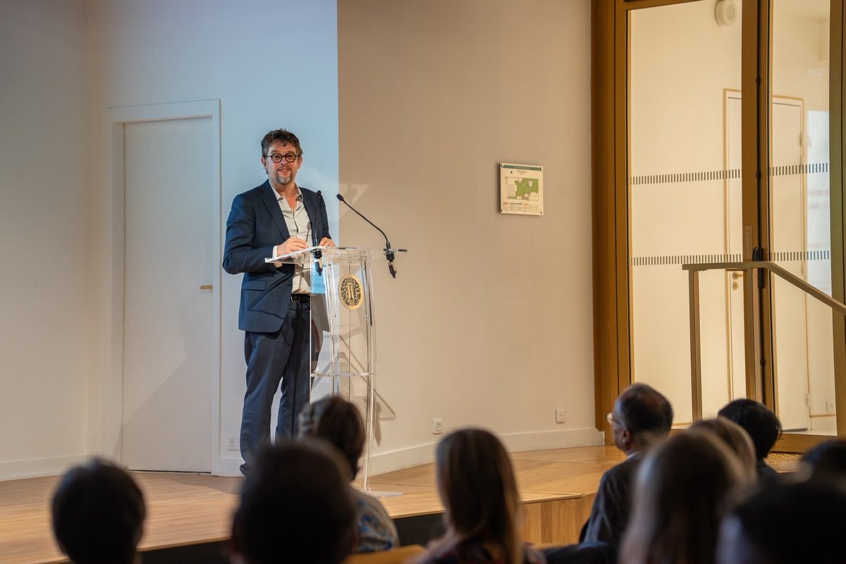 IndiaembFrance's tweet photo. L'Ambassade de l'Inde à Paris a accueilli l'« Atelier sur le modèle numérique indien (DPI) » au Centre culturel Swami Vivekananda.

Le Dr Pramod Varma, cofondateur et architecte en chef de « Networks for Humanity », a présenté un exposé éclairant devant de hauts fonctionnaires français de l'IGPDE (Institut de la Gestion Publique et du Développement Économique), soulignant comment l'infrastructure publique numérique (DPI) de l'Inde et Aadhaar autonomisent des millions de personnes grâce à leur ampleur, à leur innovation et à leur caractère inclusif.

@PMOIndia @MEAIndia @francediplo @IndianDiplomacy @pramodkvarma @NPCI_NPCI @FinMinIndia @PIB_India @mygovindia