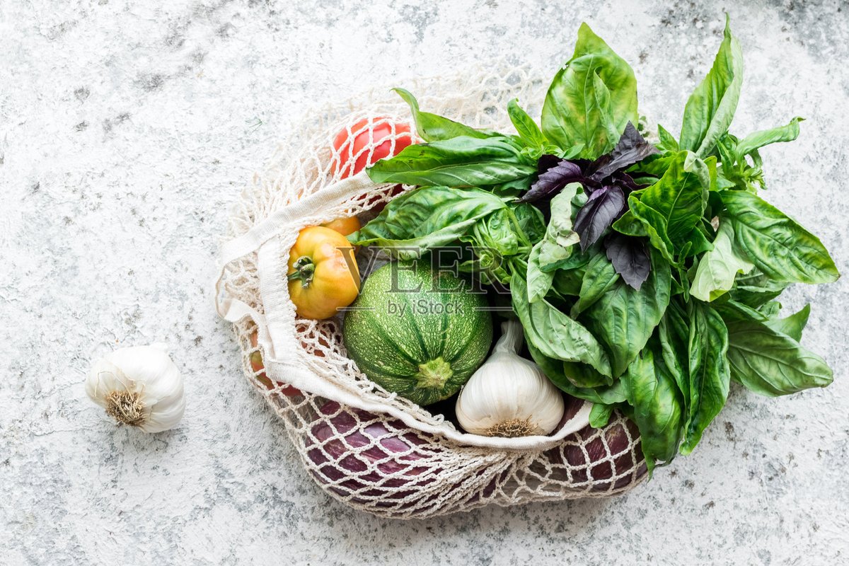 YvonneMuscaq's tweet photo. [Fresh local cherry tomatoes, organic spinach, and cage-free eggs rest in a reusable market bag for a wholesome weeknight meal—no plastic, no waste! Shop local today!]， https://t.co/4oCYLzj87E