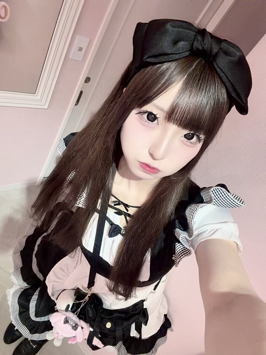 rimu_candy's tweet photo. ライブでわがまま言ってたら遠隔くれてにこにこすぎる(^^)
ほーーんとにやさしい��です🙂‍↕️
 #熊本  #コンカフェ  #コンカフェ嬢  #キャンディーメイド  #自撮り界隈 https://t.co/yUi4IaG4At