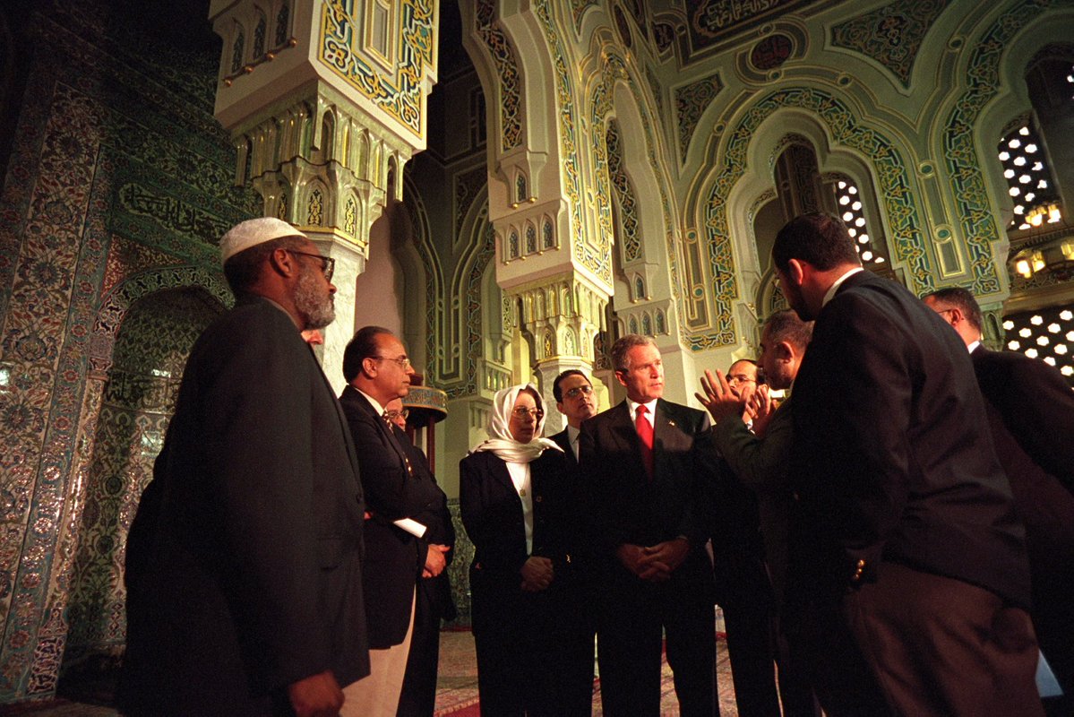 25YearsAgoLive's tweet photo. President Bush is speaking at the Islamic Center of Washington, DC.

In remarks a few minutes ago meant for immediate release, Bush tells America that “Islam is a religion of peace.” https://t.co/NHJ7gV5kiw