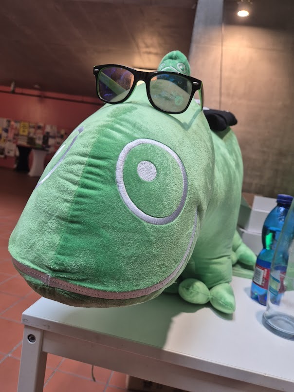 openSUSE's tweet photo. Heading to #LinuxDays 2026 in Prague? Don't miss the openSUSE booth! Come say hello, ask questions, try a quiz, and pick up some stickers. FIT CTU, Dejvice from #October 3-4. 🦎🐧 https://t.co/ZloyYEpA5n https://t.co/LWt136RQpD