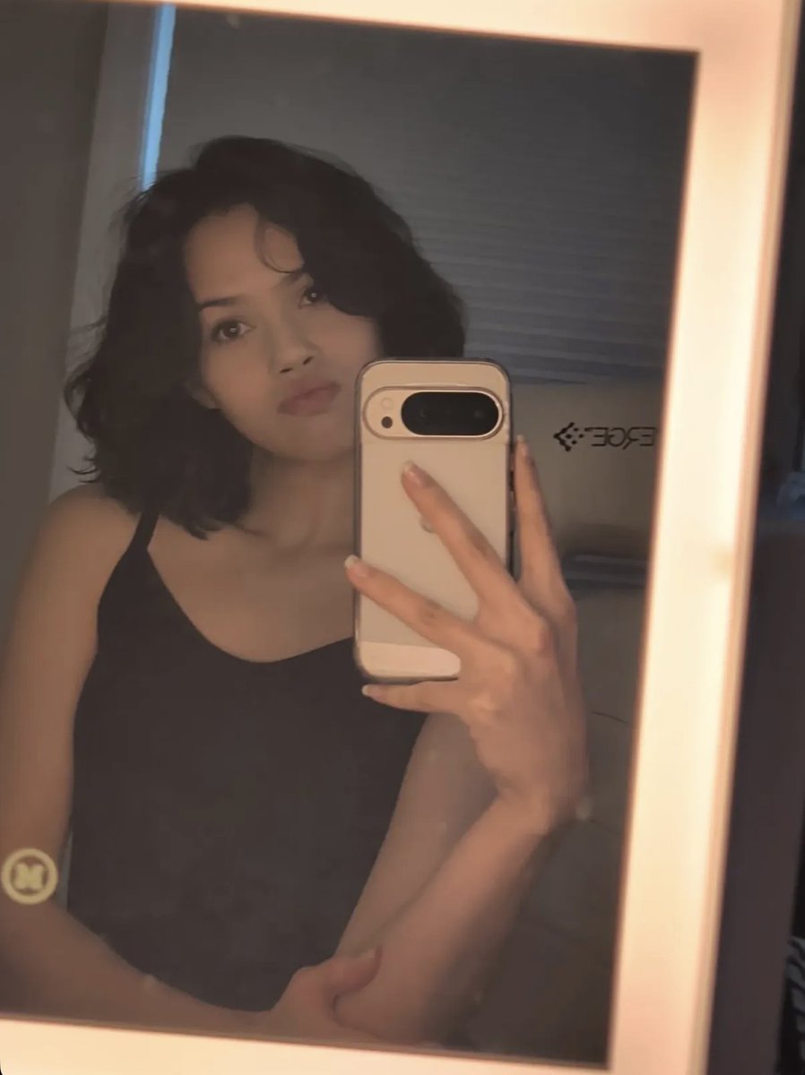 rnkw88yrds's tweet photo. OMG HAVA WITH BLACK HAIR https://t.co/KJiLcUEqeH