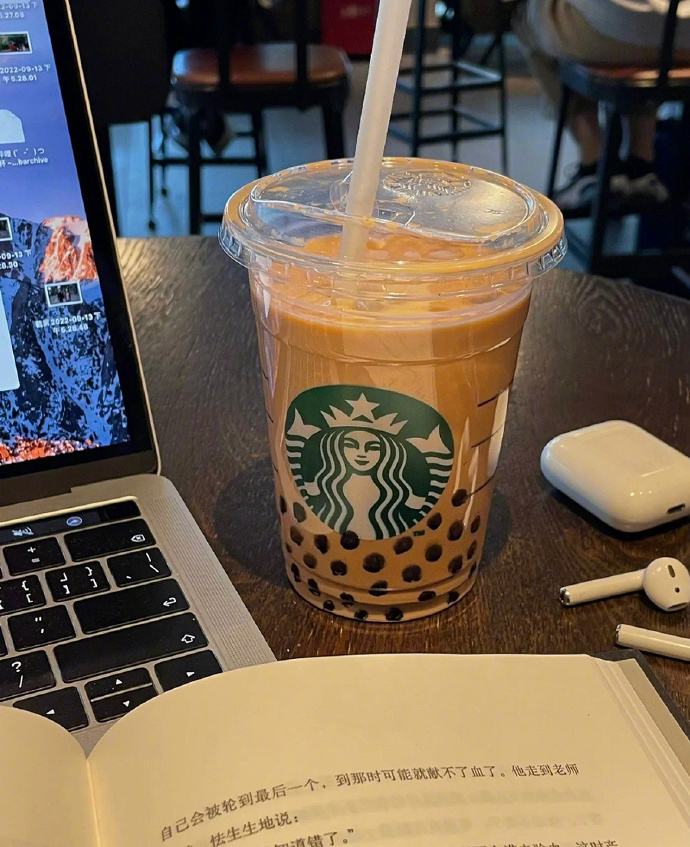 kkw_94's tweet photo. Long day at the office, wrapping up work with a cold coffee by my side. No plans tonight, just need to power through these last tasks and call it a week. https://t.co/qMP4oVFCLe