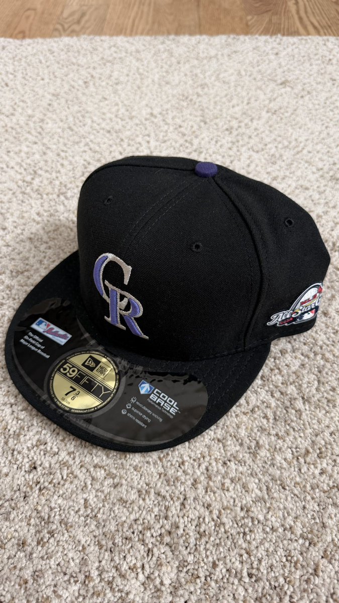 LoveTheRox's tweet photo. Giveaway time! For a chance to win a Germán Márquez bobblehead (cat not included!), Rockies Star Wars towel, ‘09 All-Star hat (7 3/8”) or baseball cards/pin/$ clip:

Like or RT &amp; reply: What’s been the biggest highlight of the season - &amp; which item do you want? Winners drawn 9/20 https://t.co/7zFF7S0jP7