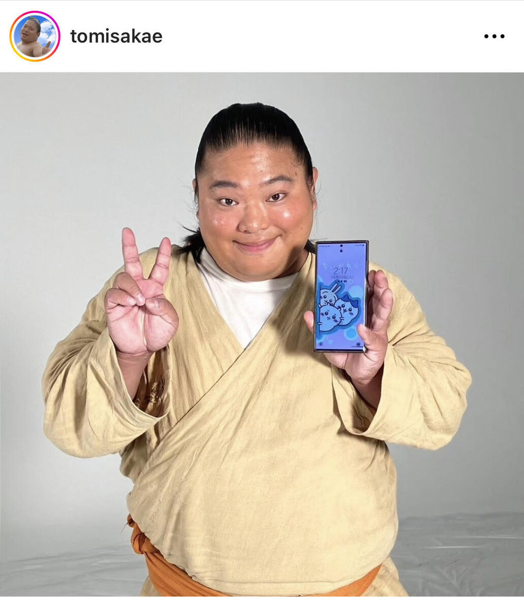 ballet_50cal's tweet photo. ドラム！？
こんなとこでバイトしてるのか！？ https://t.co/thlmOqACqW
