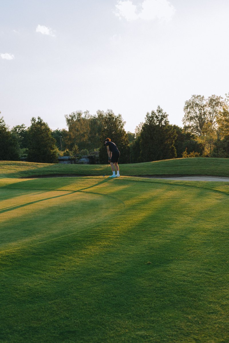 RoyRobinson441's tweet photo. With a developer, I was at the desert fairway on a damp day after breakfast. We were chatty. The swing felt poised and connected for sequencing. I felt motivated. #GolfCommunity #ActiveLifestyle https://t.co/B6dhXOZcwh
