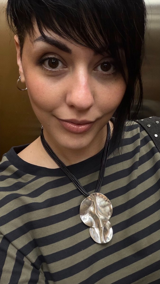 ladywildnimue's tweet photo. ¡Buenas tardes, ya es viernes! (¡A mí me da igual porque trabajo los fines de semana, pero ya es viernes!) https://t.co/lL96MS916l