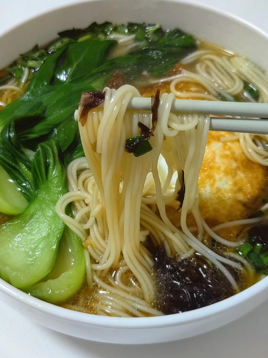 bircu664466's tweet photo. That first bite of warm homemade ramen on a rainy day hits different—soups slurp up all the chill and leave the day’s small worries gone!， https://t.co/OKk23pI6tA