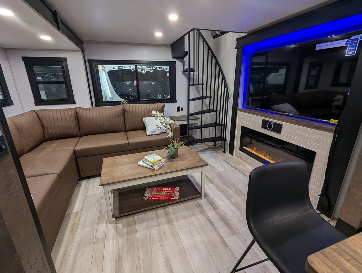 acwmc's tweet photo. The Fall RV Super Show returns in ONE MONTH on October 23-25!

The show will feature new and used models, from travel trailers, to motorhomes, toy haulers, fifth wheels and more! Special show financing make this event a can't-miss for enthusiasts.

Info 🔗 https://t.co/a0SKg9GDRI https://t.co/d7W3Q2Gnfa