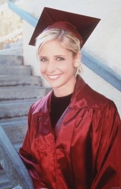 bowiezfr's tweet photo. A bitch still graduated tho!! https://t.co/6uv4Tpb73L
