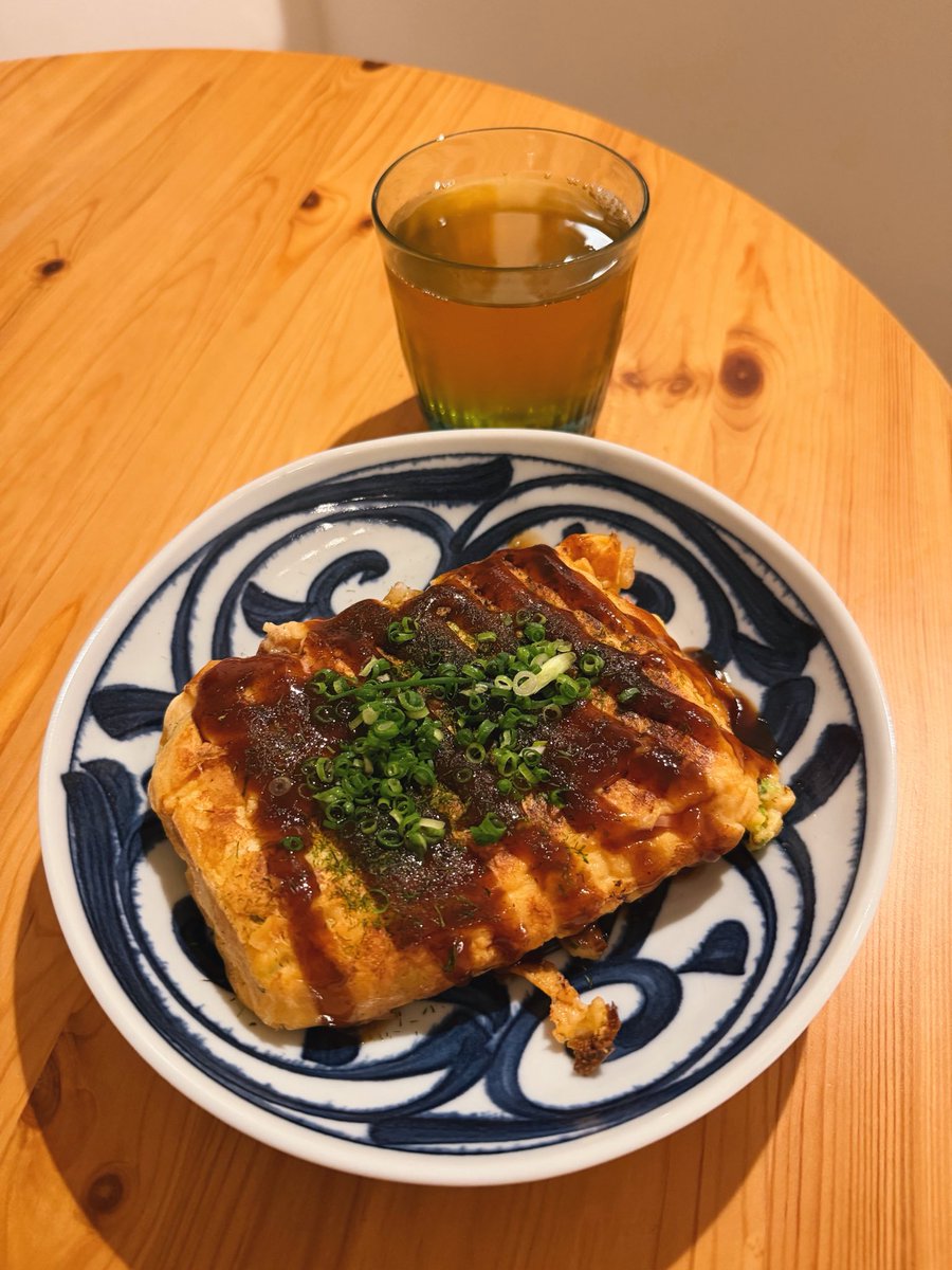 sheepmandonuts's tweet photo. たこ焼き機がないのでかくたこ！ https://t.co/4u7Y7lGdmY