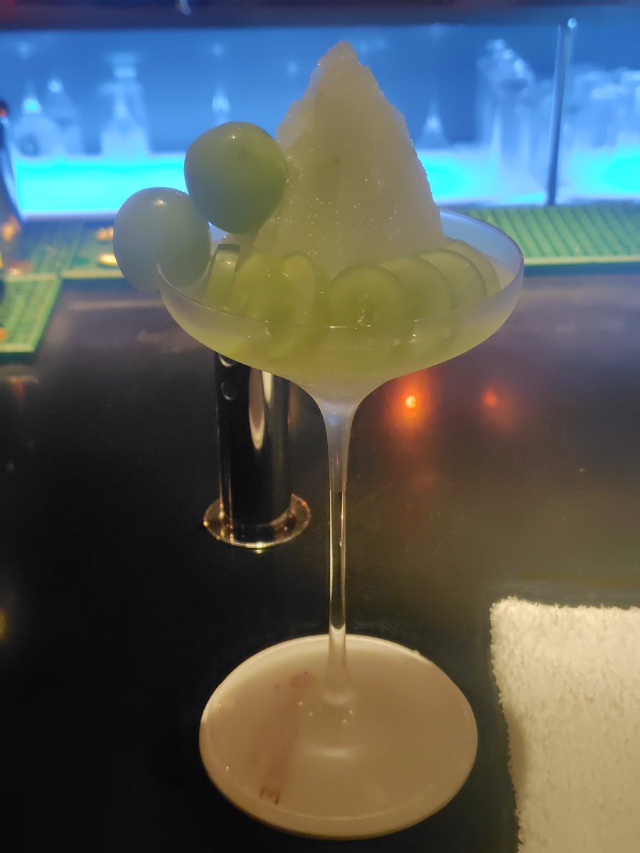 4sou_jojo's tweet photo. 昨晩シャインマスカットの贅沢なデザートカクテルいただきました🍇 https://t.co/LO6WxluW2q