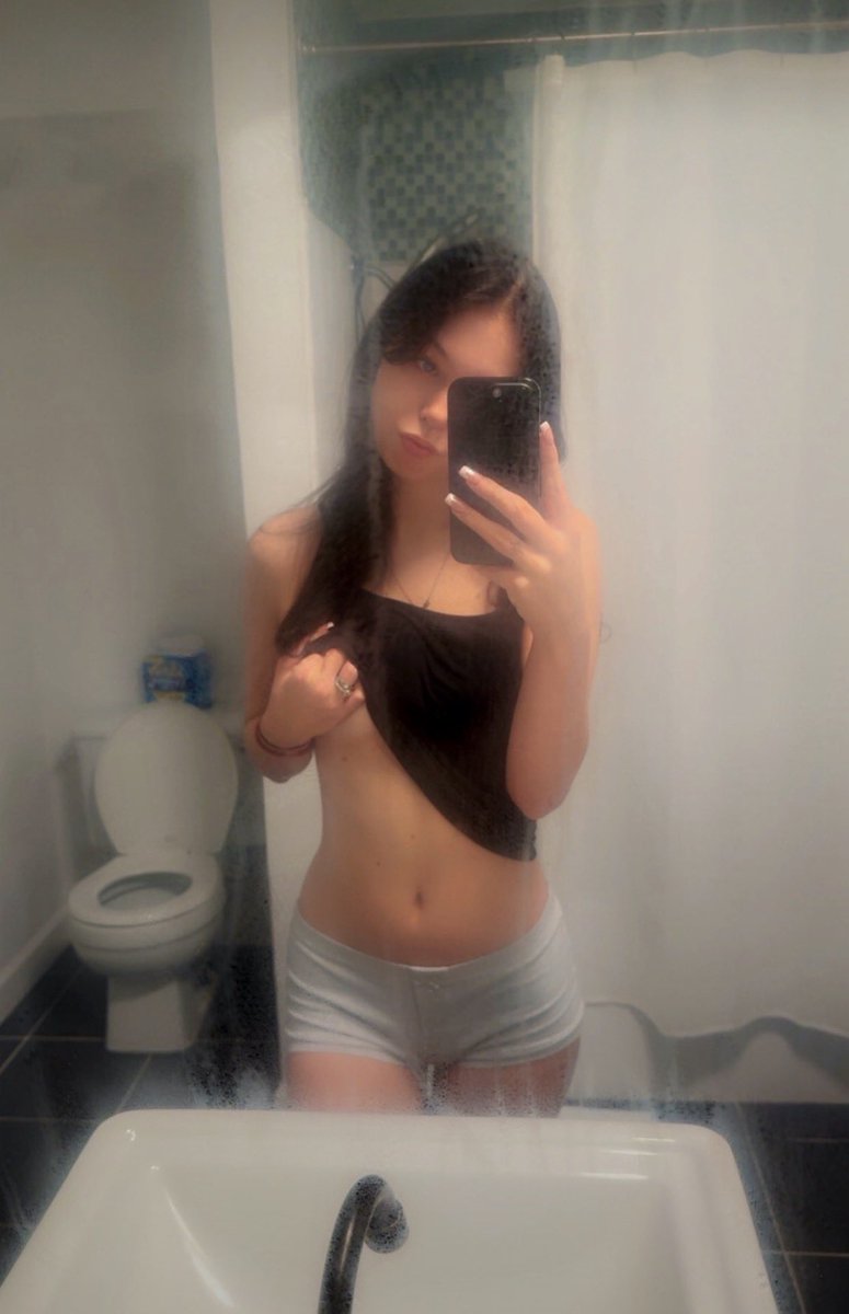 CompingQueen tweet picture