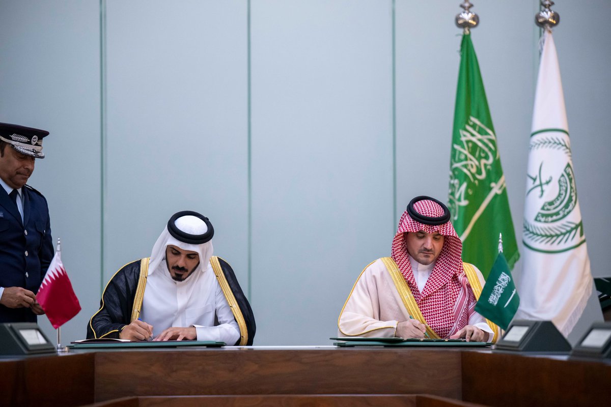 AbdulazizSNA's tweet photo. بتوجيهات القيادة -أيدها الله- عقدت اليوم مع أخي الشيخ خليفة بن حمد بن خليفة آل ثاني، وزير الداخلية وقائد قوة الأمن الداخلي (لخويا) بدولة قطر الشقيقة، الاجتماع الرابع للجنة الأمنية والعسكرية المنبثقة عن مجلس التنسيق السعودي القطري، وناقشنا عدداً من الموضوعات الأمنية المشتركة، وأ��دنا حرصنا المشترك على تعزيز التعاون الثنائي، بما يسهم في إنجاح أعمال اللجنة وتنفيذ مبادراتها، تحقيقاً لتطلعات قيادتي بلدينا الشقيقين،،،