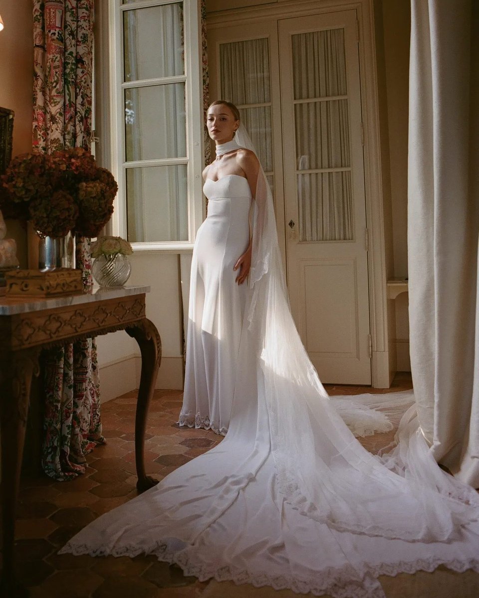 dynevorfilm's tweet photo. phoebe dynevor is the perfect pride ❤️‍🩹 https://t.co/JltmfMEY4K