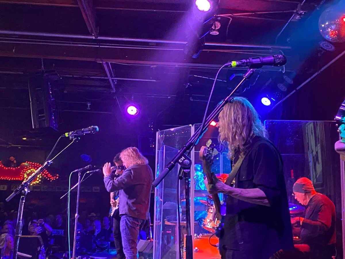 FretlessMonster's tweet photo. Last night’s show at the Coach House with @GrammLou &amp; The All Stars. A fun show, great crowd. 👏🏻🤩 #fretlessmonster #lougramm #california 
Pic 1 The All Stars selfie by @garyhoeyband 
With GH, Ben Gramm, @bigdogsong, Scott Gilman, TF. 
Pic 2 &amp; 3 Kevin Jones 
Pic 4 Bob Golino https://t.co/HpOCVO60hd