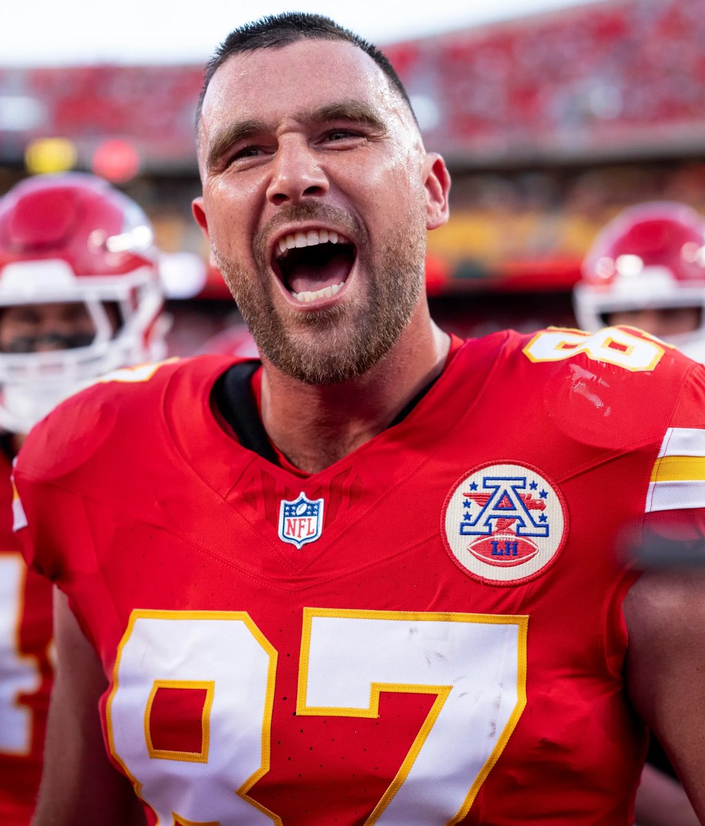 KalshiSports's tweet photo. Week 2 AFC Division Favorites, via Kalshi

East:
66% — Bills
31% — Patriots
7% — Jets
1% — Dolphins

North:
53% — Ravens
36% — Bengals
15% — Steelers
1% — Browns

South:
43% — Jags
41% — Texans
15% — Colts
4% — Titans

West:
53% — Chiefs
25% — Broncos
17% — Chargers
7% — Raiders https://t.co/rAsjkfsgZa