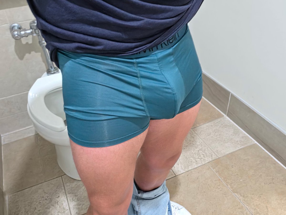 MaskedJock_ForU's tweet photo. Bored at work. Entertain me. Want more…https://t.co/IFP9J0sgKK

#GayTwitter #Jock #FitGuys #GymGuy
#MensFitness
#GayMen
#MaskedJock https://t.co/7iunuK0qo3