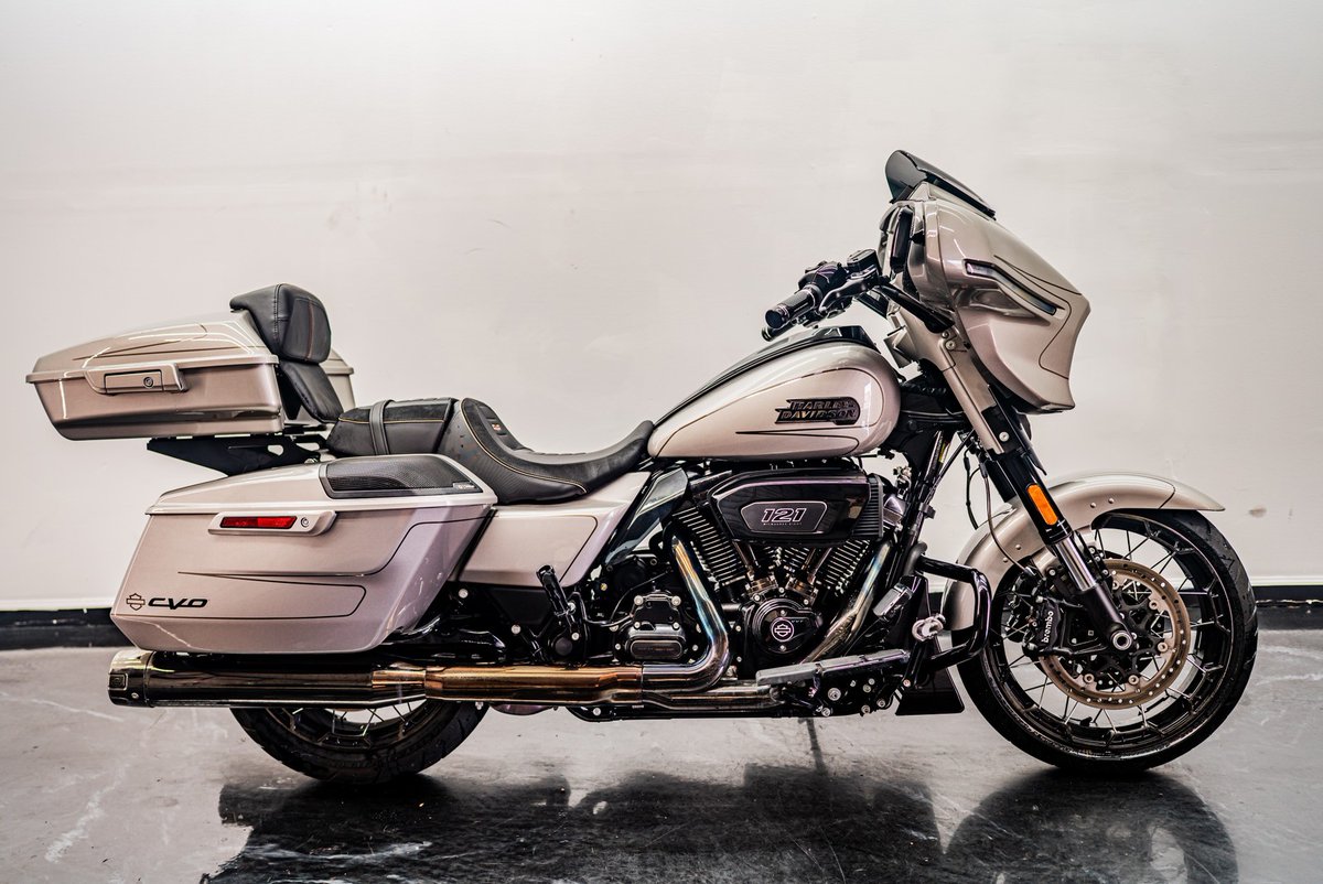 USHarleySales's tweet photo. Ad: For Sale - 2023 Harley-Davidson CVO? Street Glide® https://t.co/35eZ12Wtrm <<--More #HarleyDavidson #CVO https://t.co/ax6xu3CLwh