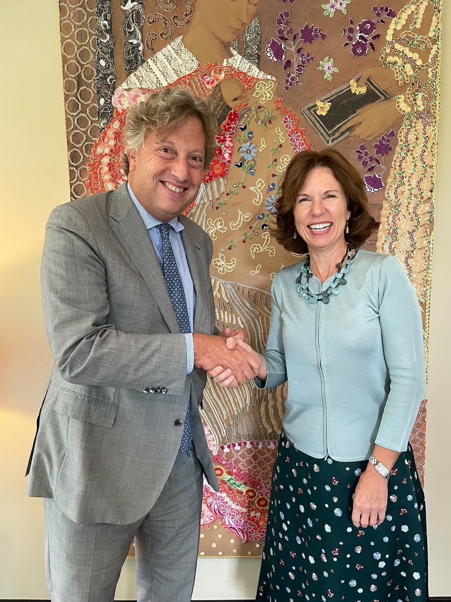 CWilson_FCDO's tweet photo. Met another great Permanent Representative to the EU today - Pieter Jan @PJKleiweg from the Netherlands. Appreciated the insights from our strong ally and close partner on how best we work for a secure, resilient, prosperous Europe. https://t.co/MZY7Eq2PJs