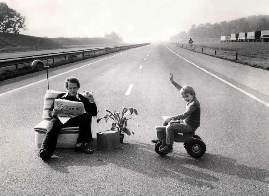 wood_eater_'s tweet photo. Thinking about those photos taken during the 1973 oil crisis https://t.co/r6hCDmtVr4