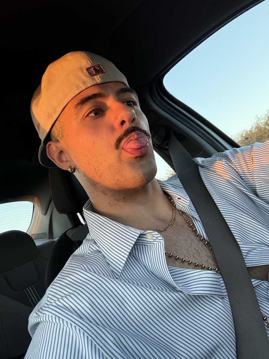 samgthatsme2's tweet photo. Sun kissed 😘☀️ https://t.co/hnXNc5xohl