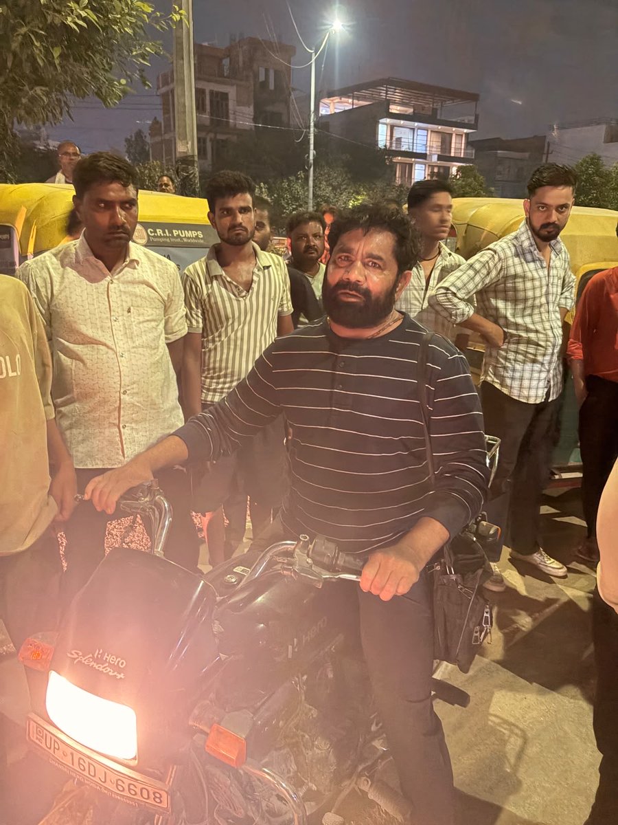TUnveiled23157's tweet photo. 🚨 URGENT — Attempted murder & sexual assault, Sector 63 Noida 🚨

Yesterday, a woman traveling by auto from FNG Circle towards Parthala flyover was ambushed by 2 bikes + a black Scorpio (no number plate). 4 men & 2 women got out, beat the auto driver, then dragged her out punching, kicking, attempting to throw her off the flyover , while hurling rape threats by saying “teri saari garmi abhi nikalta hun”and started pulling her inside the black scorpio, while she screamed and kept on screaming. This was done at around 7 pm imagine if this was night.

This came a day after she confronted a man (Amar Singh Yadav) who molested/harassed her verbally and when she defended herself by slapping him to make sure he stays away he threatened revenge by saying “tu janti nahi mein kon hun, ruk abhi batata hun tujhe”.

FIR has been filed. We have photo evidence of the accused. NO ACTION TAKEN YET. She barely survived.

@noidapolice @Uppolice @myogiadityanath @UPGovt  how many more women need to almost die before you act? Justice for her, NOW.

Photo of the accused is attached with what he did with the women. 

Bike number - UP 16 DJ 6608

@myogiadityanath @myogioffice @CMOfficeUP @noidapolice @CP_Noida @DCPWomenSafety @DCPCentralNoida @noidapolice @CMOfficeUP @narendramodi @PMOIndia @cbic_india @Bjp4GbnagarUP @Uppolice 

Please take immediate action, identify the accused, review CCTV/evidence, and ensure the woman’s safety.

📍 Sector 63 FNG circle 
Date - 17th September 2026

#WomenSafety #Noida #GautamBuddhNagar #UPPolice

#JusticeForHer #NoidaPolice #UPPolice #WomenSafety