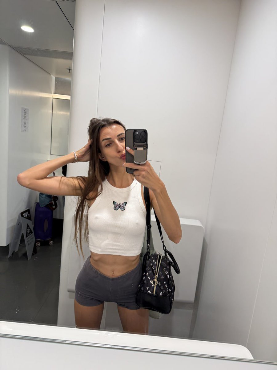 slimkary1's tweet photo. 🌺❤️🦚🌷🎀🌼bonsoir comment allez-vous Merci pour votre message Gros bisous 😚 

@slimkaykj 
@slimkayvq 
@SunnyClice 
@slimkary1 https://t.co/lh2utKAqQD