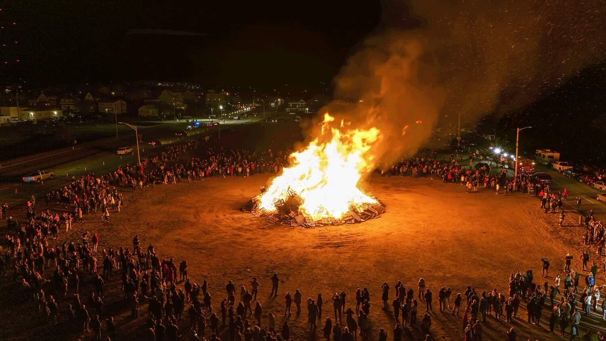 jakobdiepen's tweet photo. GUNDO BONFIRE TMRW! 

LAST BONFIRE BEFORE FALL??

SIGN UP IN LINK IN THREAD BELOW https://t.co/ipbYsCfUty