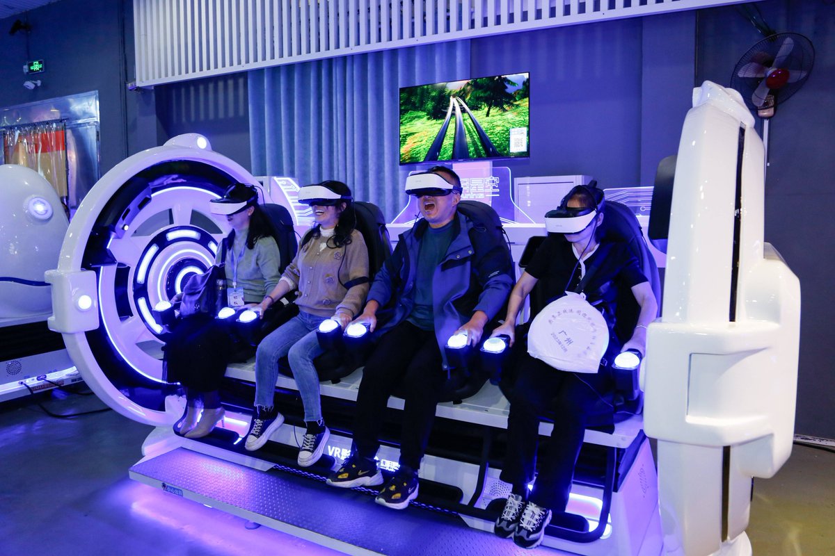 ddkune's tweet photo. Tried the new VR café today u0026 wow—stepping into that immersive space for the first time had me forgetting I was in a tiny city shop! Game-changer for lazy weekends.， https://t.co/c71qPNfTjC