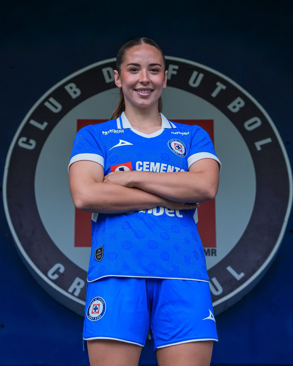 AzulFemenil's tweet photo. Pero qué guaaaaaaaaaay te miras con estos colores Alicia 😌💙🚂 https://t.co/DIiRyTPpnV