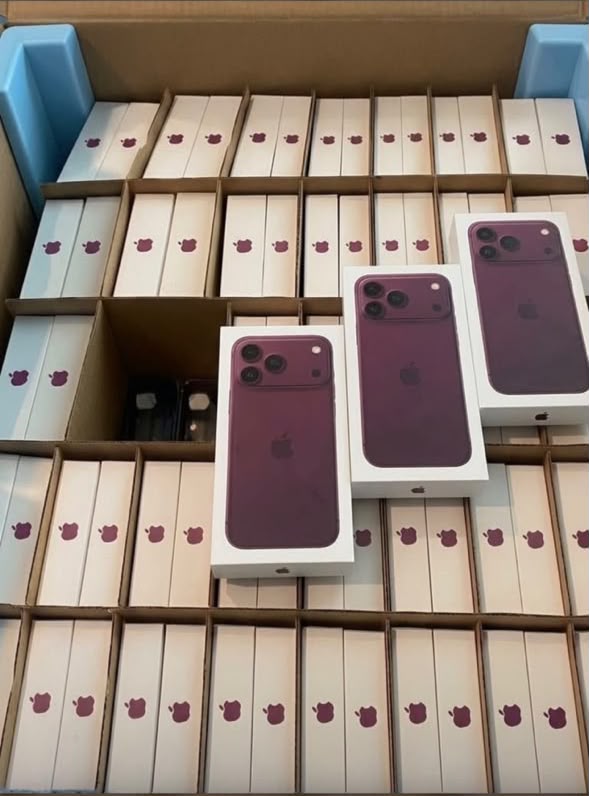 Gaddaf67's tweet photo. BURGUNDY 
BEST SELLING 
18SERIES https://t.co/NRgBbDKsBz