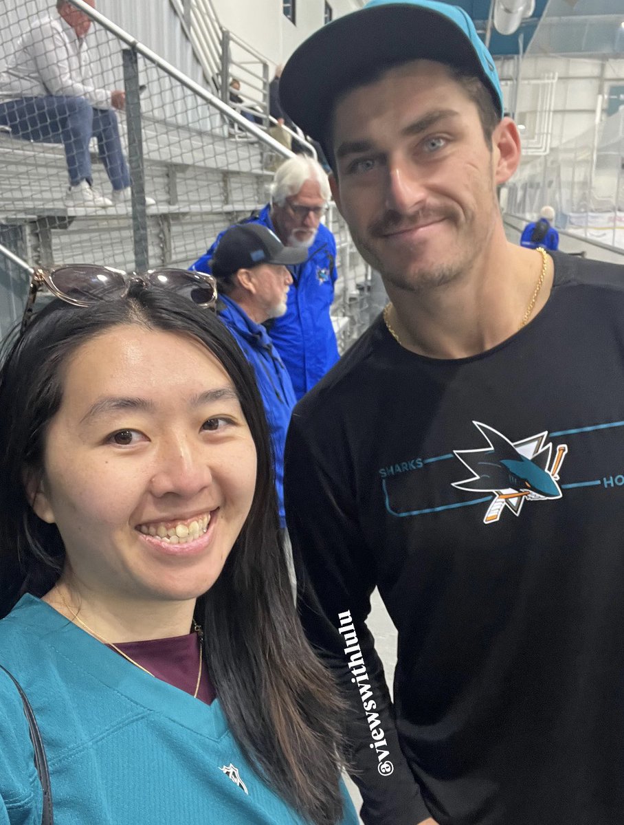 ViewsWithLulu's tweet photo. Back to our regularly scheduled Sharks 🦈🖤💙 #turnitallteal https://t.co/Fe4cc40I5D