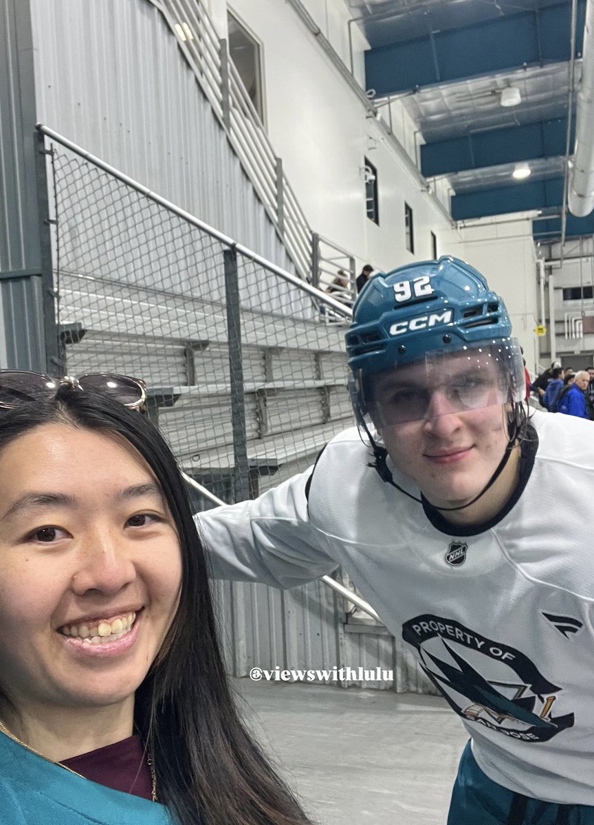 ViewsWithLulu's tweet photo. Back to our regularly scheduled Sharks 🦈🖤💙 #turnitallteal https://t.co/Fe4cc40I5D