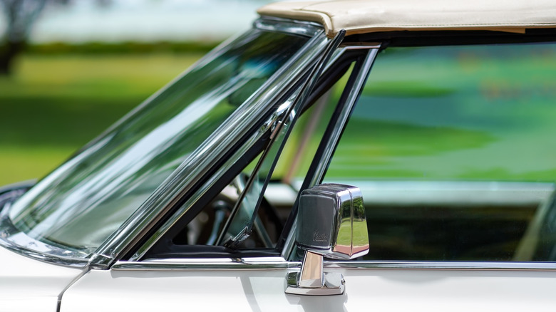 bnjacobs's tweet photo. @Oldtimers365 Those tiny vent windows that used to be in the front seats. https://t.co/87x4kZDFhm