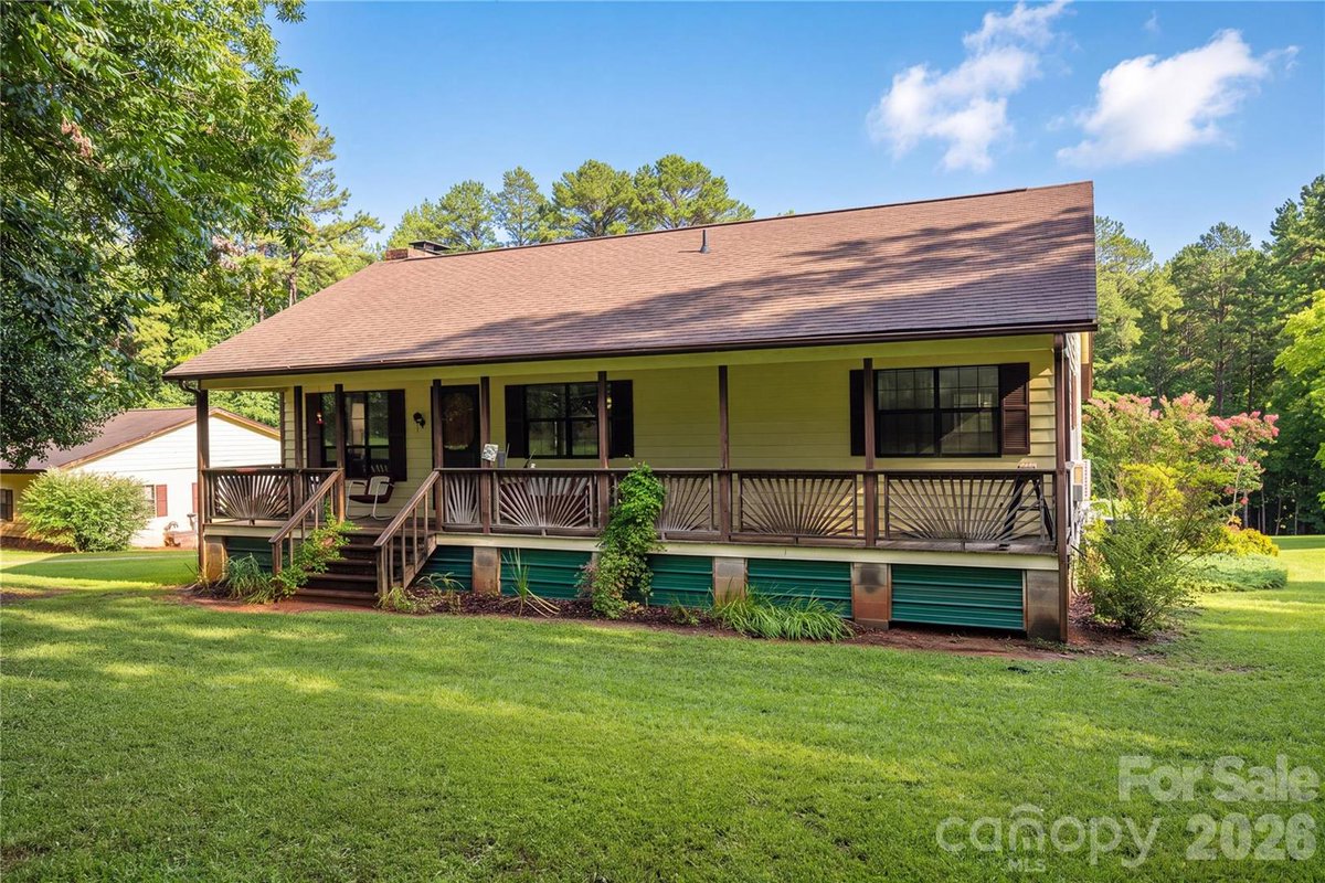 JanicePeeler's tweet photo. Do you know someone searching for a new home? Tag them here, because this could be the end of their search. https://t.co/h8btCUSwSb