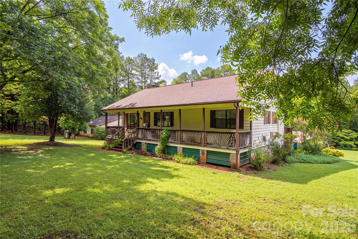 JanicePeeler's tweet photo. Do you know someone searching for a new home? Tag them here, because this could be the end of their search. https://t.co/h8btCUSwSb