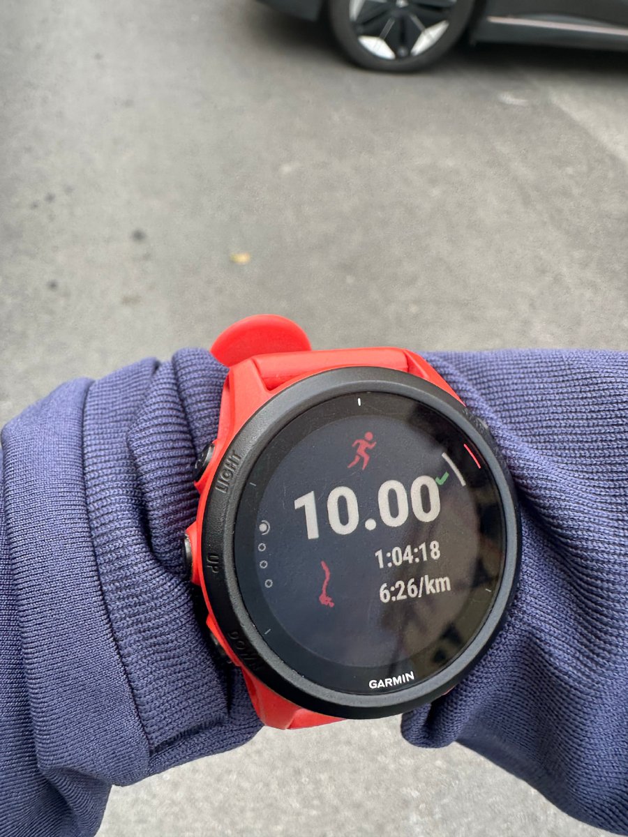 HughSummerv's tweet photo. [Just hit a PR on my 10K run—stopped at 48:12, pushed through every last stitch of leg pain! No excuses, just progress. ♂ #FitnessBreakthrough]， https://t.co/uKTiVECCCi