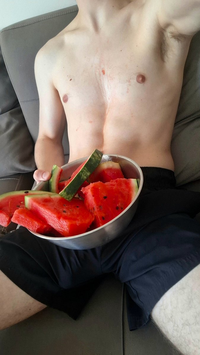siberianaf's tweet photo. do you spit out the seeds or swallow? https://t.co/QL0cJG6JNd