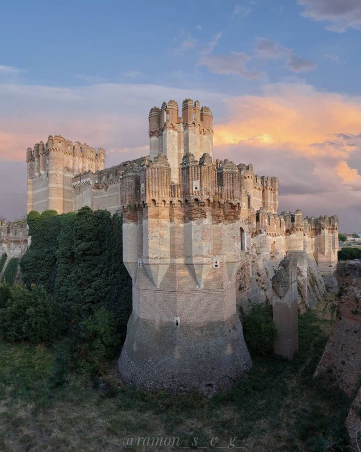 CyLEsVida's tweet photo. Castillo de Coca, Segovia

📷 Instagram @ramon_s_c_g_ https://t.co/hJ9F4TMEEo