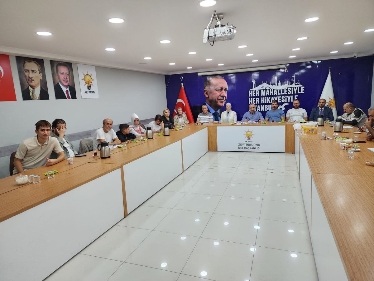 akpseyitnizam's tweet photo. 📍Bizim Hikayemiz Seyitnizam Mahallesi
📍  #HerMahallesiyleİstanbul
#HerHikayesiyleİstanbul

Ben olmasamda olur demeyen, 
Davasına gönülden bağlı mahalle yönetim kurulu üyeleriyle bir araya geldik. #seyitnizam #mahallesi #akparti 🇹🇷 @abdullahozdemir @abdullaharidoru https://t.co/PvcLU7F52C