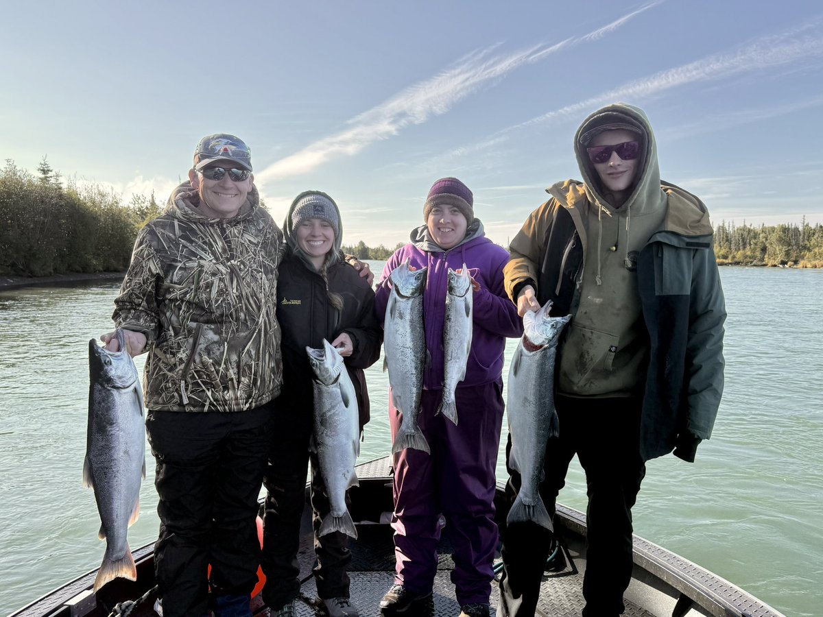 iKingoftheRiver's tweet photo. Fishing in Alaska is absolutely breath of fresh air! 

If your looking for an unforgettable getaway with great guides give us a call 907-279-3474 

#fishingtrips #kenaipeninsula #fishalaska  #kingoftheriver #fishforyou #beautifulviews #catchdaily https://t.co/kx4qnpsHH2