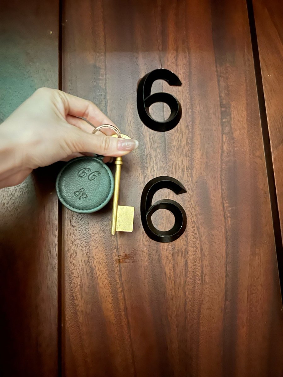 appll805897's tweet photo. Just escaped a 90-minute locked-room puzzle—stuck on a hidden keypad for 45 mins, finally cracked the code right before the alarm blared. Adrenaline hit DIFFERENT. Who’s down for a round https://t.co/t7UwjN3GC8