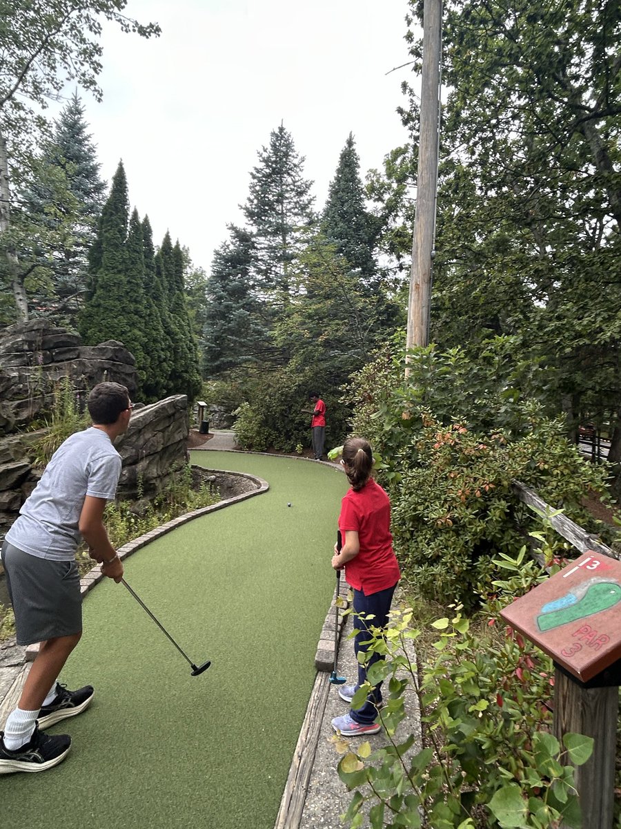 LABBBREC's tweet photo. #LABBB #MiniGolfers have arrived and on the course https://t.co/3RDpoHfz5L