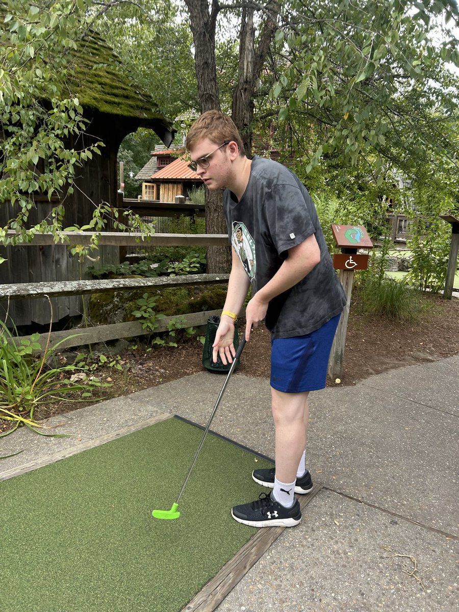 LABBBREC's tweet photo. #LABBB #MiniGolfers have arrived and on the course https://t.co/3RDpoHfz5L
