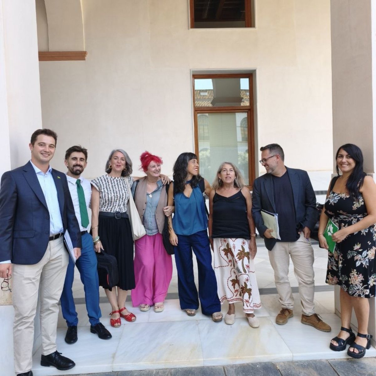 joseigs_'s tweet photo. La alegría es lo que más les molesta. Frente a su odio, nuestra sonrisa. 

Hoy se ha estrenado en el Parlamento este equipazo. Las 8 de Adelante. 💚 https://t.co/omzrEB8TCE