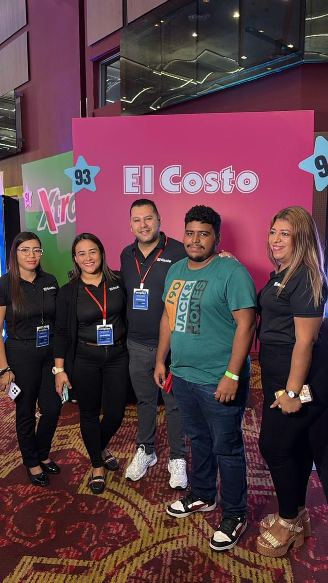 Anamaturana22's tweet photo. *FERIA de EMPLEO 2025//FERIA de EMPLEO 2026

¿Acaso pueden ver el patrón?😌

¿Saben en dónde radica la BURLA?

Q mientras MAYER TE USA como instrumento para q lo vean como alguien"BUENO" poder ser PRESIDENTE, aún él mantiene a sus DIECISEIS ASESORES INUTILES ganando $6000 x mes🤡 https://t.co/RhWY4jrIvL