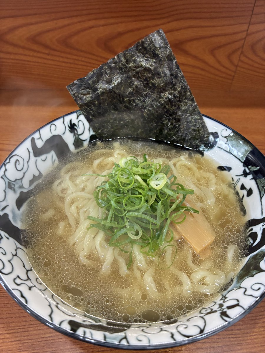 menkissyo's tweet photo. おはようございます☁️

本日も8時〜14時ラストオーダになります。

どうぞよろしくお願いいたします🙇🏻 https://t.co/FjXeAThjff